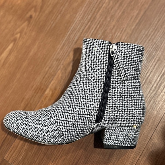 Kurt Geiger Mini Burlington Bootie 12M. Great condition. Still in original box. - Picture 7 of 11